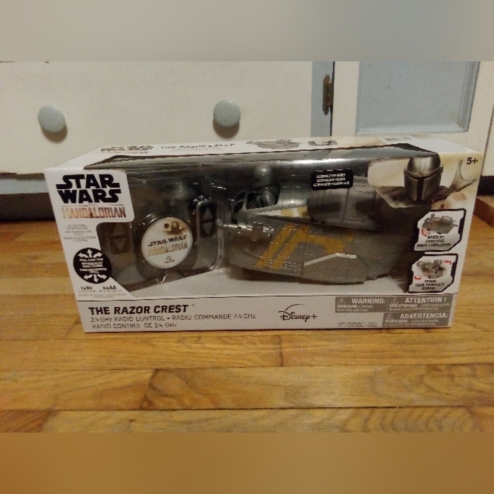Star Wars The Mandalorian Razor Crest Radio 2.4 GHz Radio Remote Control Toy